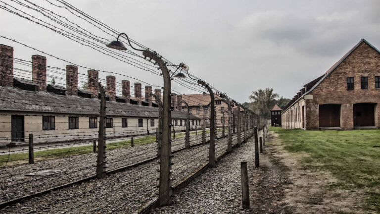 Onde Estava Deus Em Auschwitz?